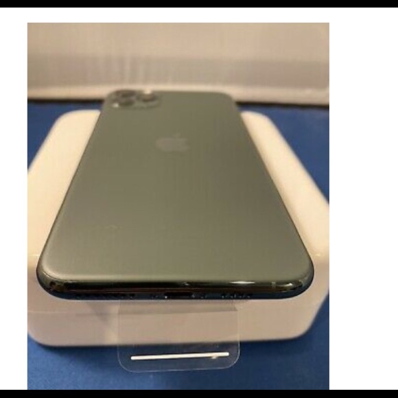 iPhone - Picture 2 of 6